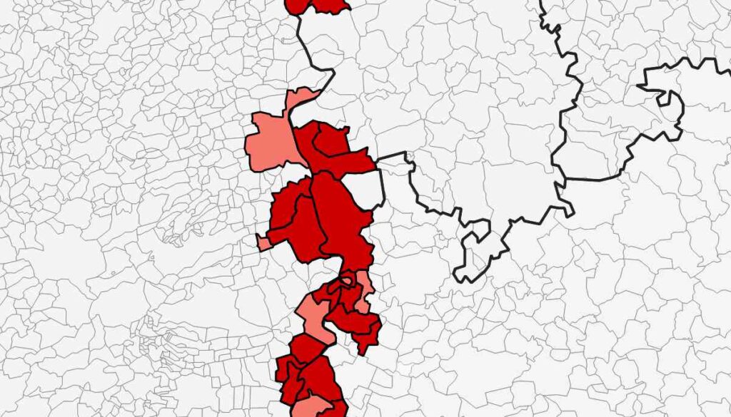 Ein Kartenausschnitt der mit roter Färbung Kommunen zeigt in denen Tigermücken nachgewiesen wurden.